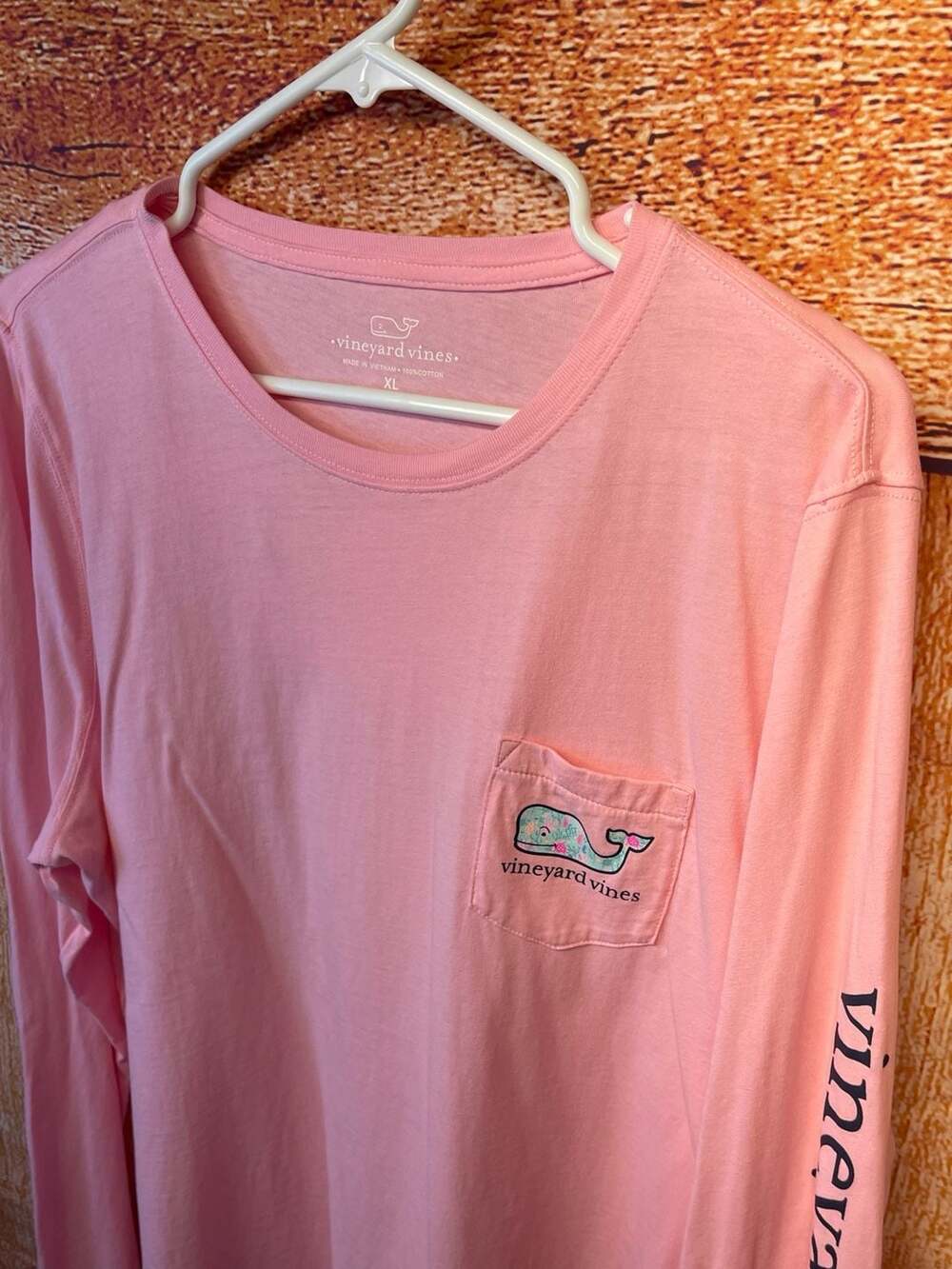 Vineyard Vines Women's Long Sleeve Whale Graphic Pocket T-Shirt, Pink, XL - Picture 3 of 7